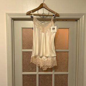 Ginia lingerie set (size small; creme/dawn color)